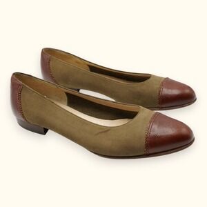 Salvatore Ferragamo Women's Shoes Suede Block Heel‎ Cap Toe Heels Size 7.5B